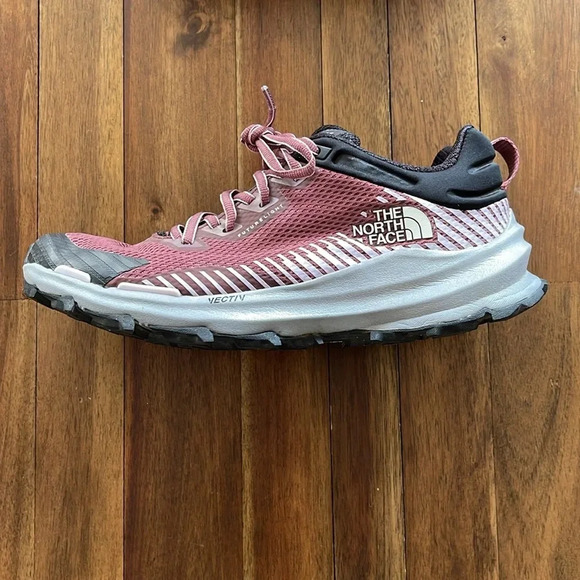 The North Face Women's VECTIV™ Fastpack FUTURELIGHT™ Shoes - Picture 2 of 13